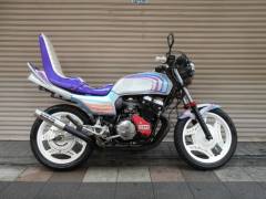 HONDAのCBX400F国内物委託車輌