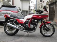 HONDAのCB750FCインテグラ