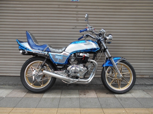 CB250Nタンク ホーク3よろしくお願いします